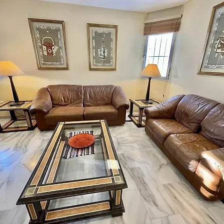 Carabeo - Prime Location & Pool - Lual *