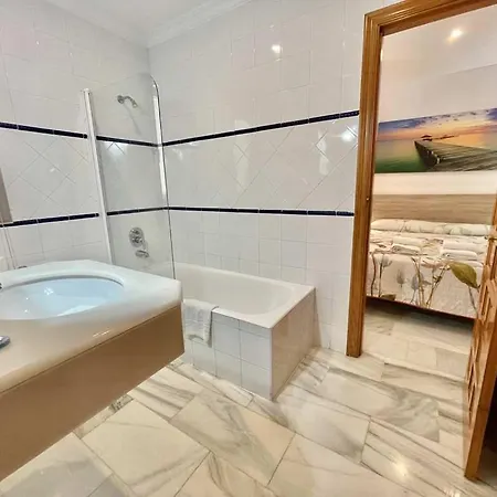 Carabeo - Prime Location & Pool - Lual Apartmán *
