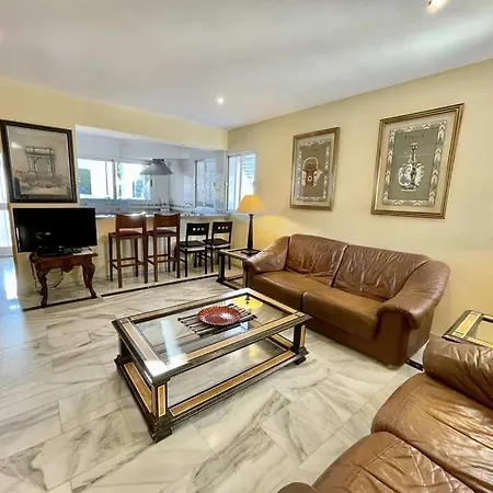 Carabeo - Prime Location & Pool - Lual
