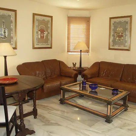 Carabeo - Prime Location & Pool - Lual نيرخا