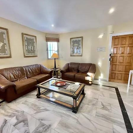 Carabeo - Prime Location & Pool - Lual *