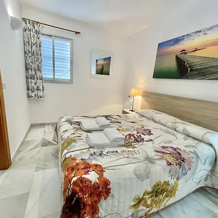 Carabeo - Prime Location & Pool - Lual نيرخا