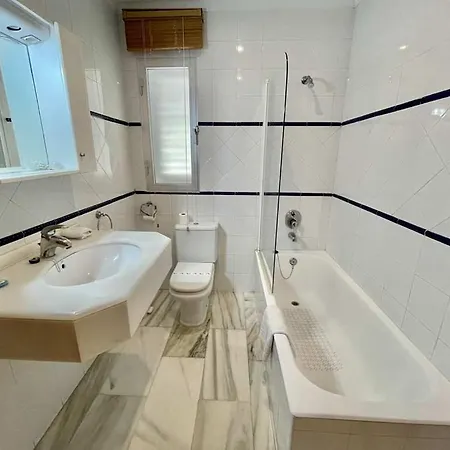 Carabeo - Prime Location & Pool - Lual * نيرخا
